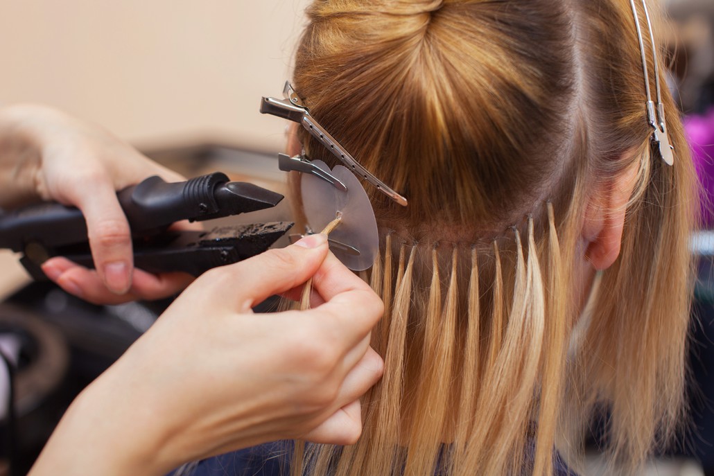 Wie Viele Tape Extensions Braucht Man Für Eine Komplette Haarverlängerung www.bellaffair.de