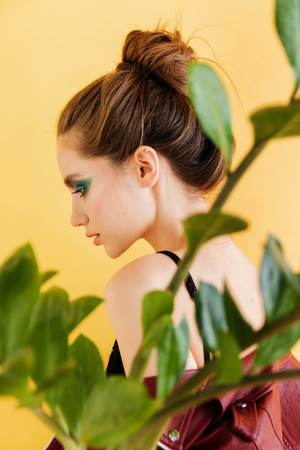 Messy Bun ist lässig und elegant zu gleich