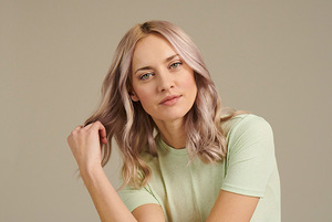Wella Haarpflege für coloriertes Haar mit sensibler Kopfhaut Wella Haarpflege für coloriertes Haar mit sensibler Kopfhaut