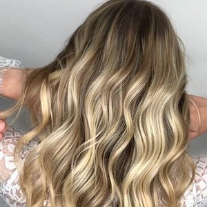 Babylights blonde Haare
