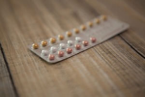 Haarausfall entsteht bei vielen Frauen durch das Absetzen der Antibabypille. Haarausfall entsteht bei vielen Frauen durch das Absetzen der Antibabypille.