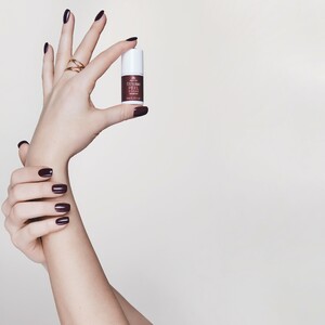 Nagellack Trend Winter Dunkelrot