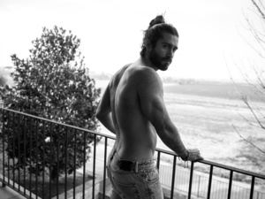 Mann mit Man Bun Man Bun